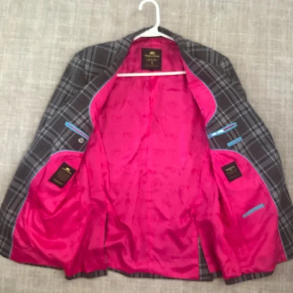 Moods of Norway 42R Gray and Pink Sport Coat with Classic Plaid Design - Picture 2 of 11